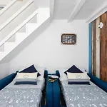 Sea Elegance * Oliveri